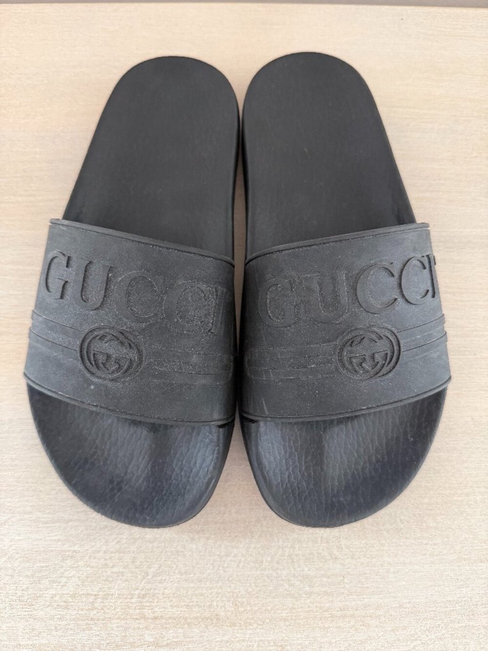 Gucci slides black (size 7W)